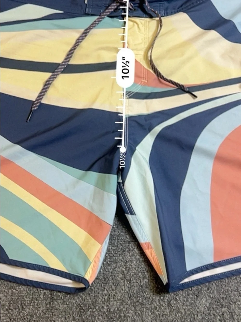 Quiksilver Highline Boardshorts Men's Size 40 Colorful Abstract Surfer Skater